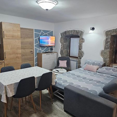 Villa Kos Lupoglav  Екстер'єр фото