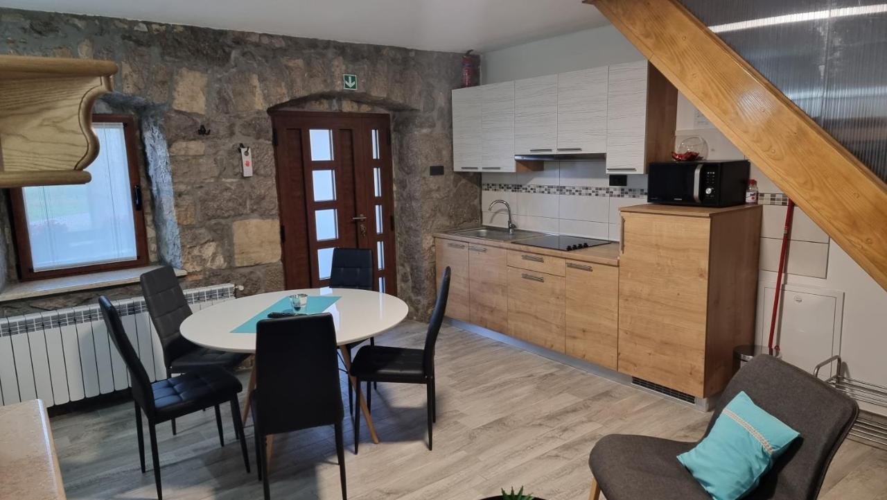 Villa Kos Lupoglav  Екстер'єр фото