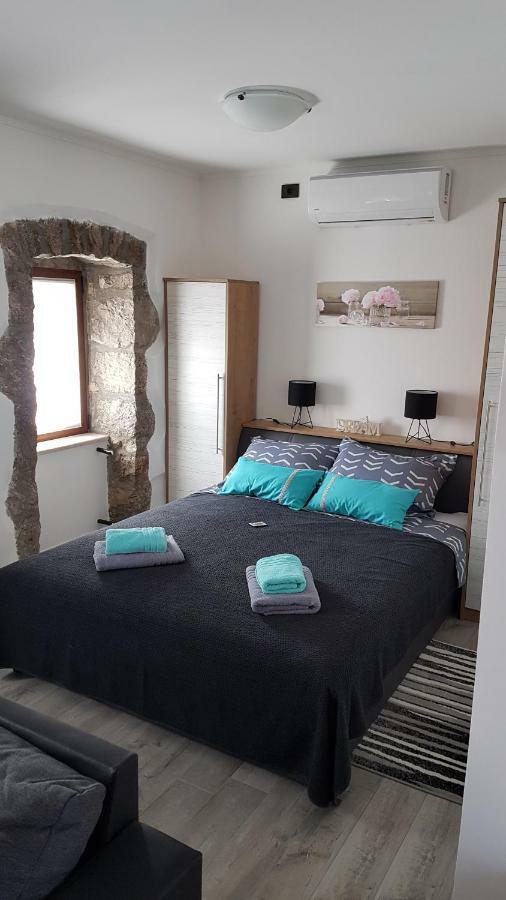 Villa Kos Lupoglav  Екстер'єр фото