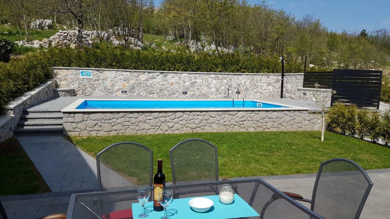 Villa Kos Lupoglav  Екстер'єр фото