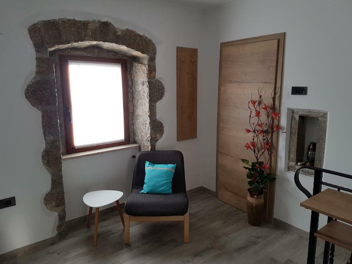 Villa Kos Lupoglav  Екстер'єр фото