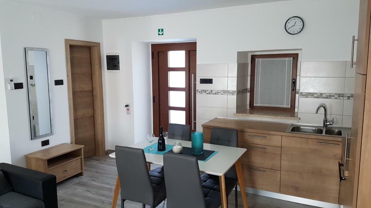 Villa Kos Lupoglav  Екстер'єр фото
