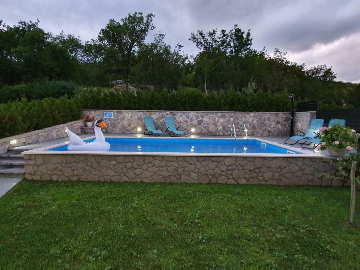 Villa Kos Lupoglav  Екстер'єр фото