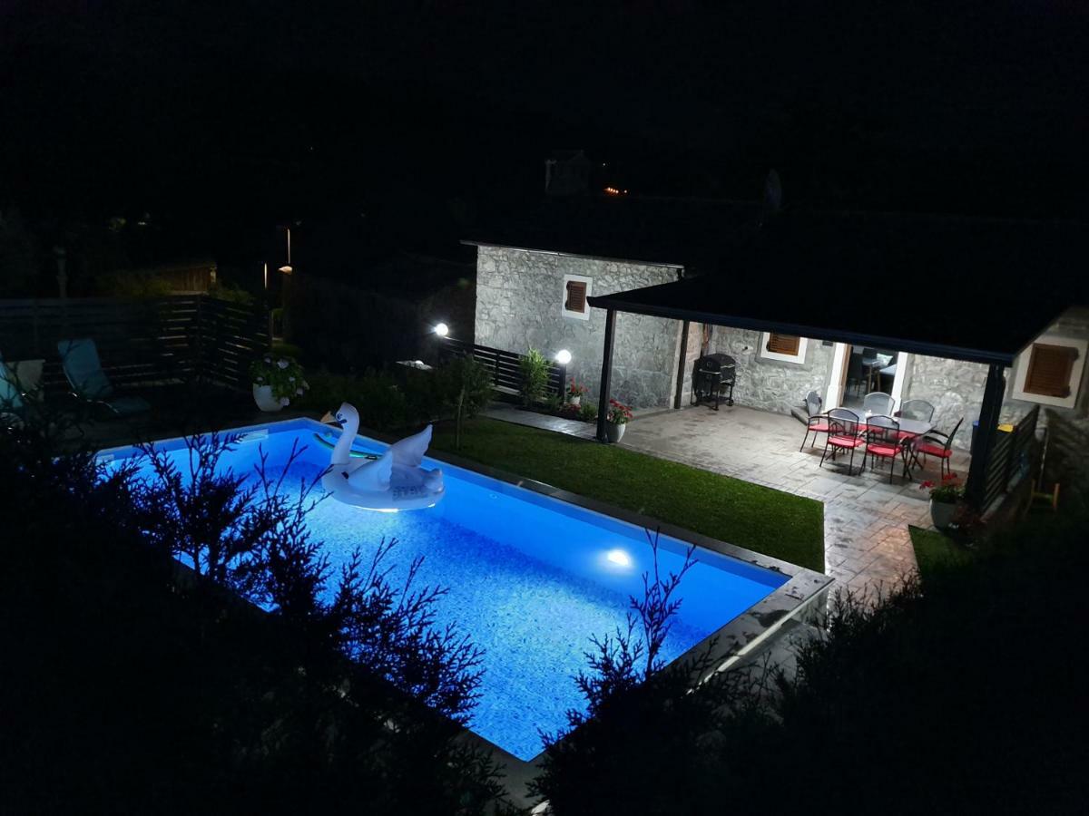 Villa Kos Lupoglav  Екстер'єр фото