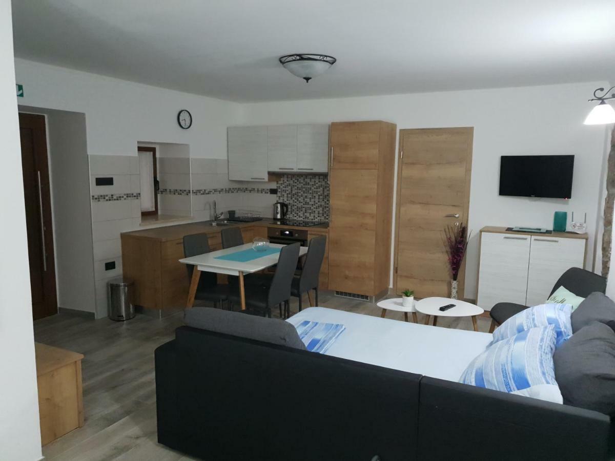 Villa Kos Lupoglav  Екстер'єр фото
